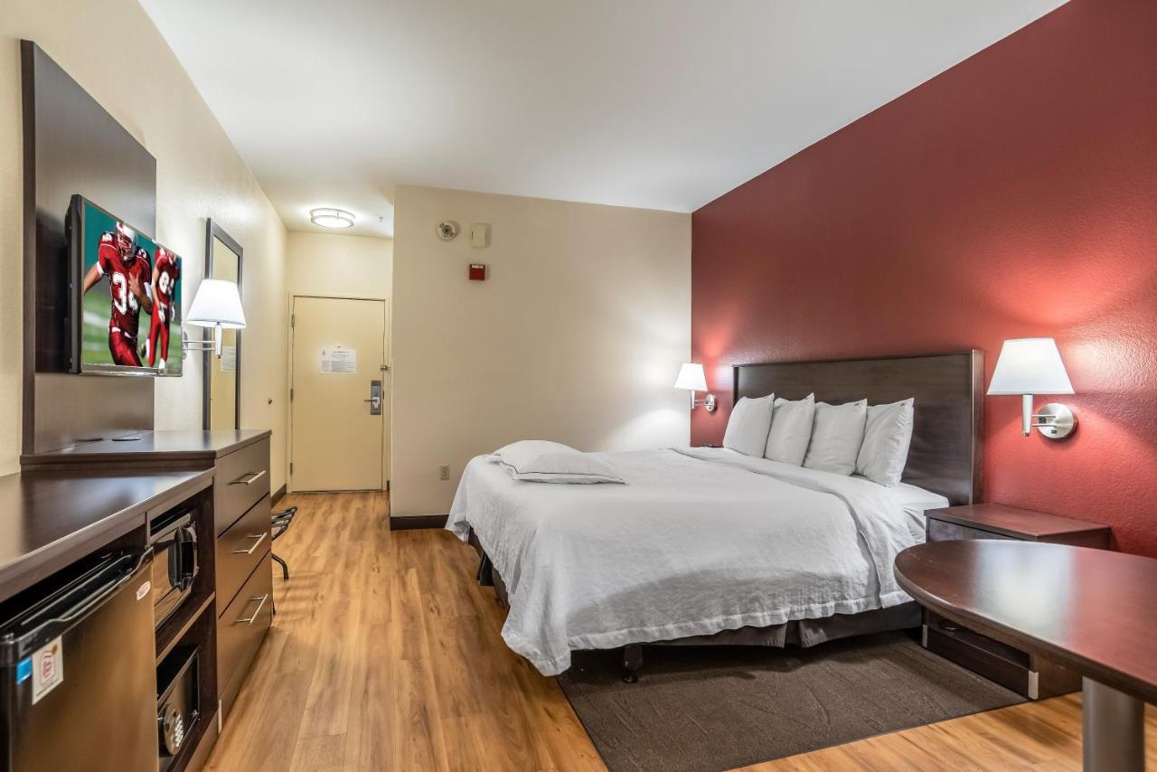 Red Roof Plus+ - Phoenix Airport Hotel Tempe