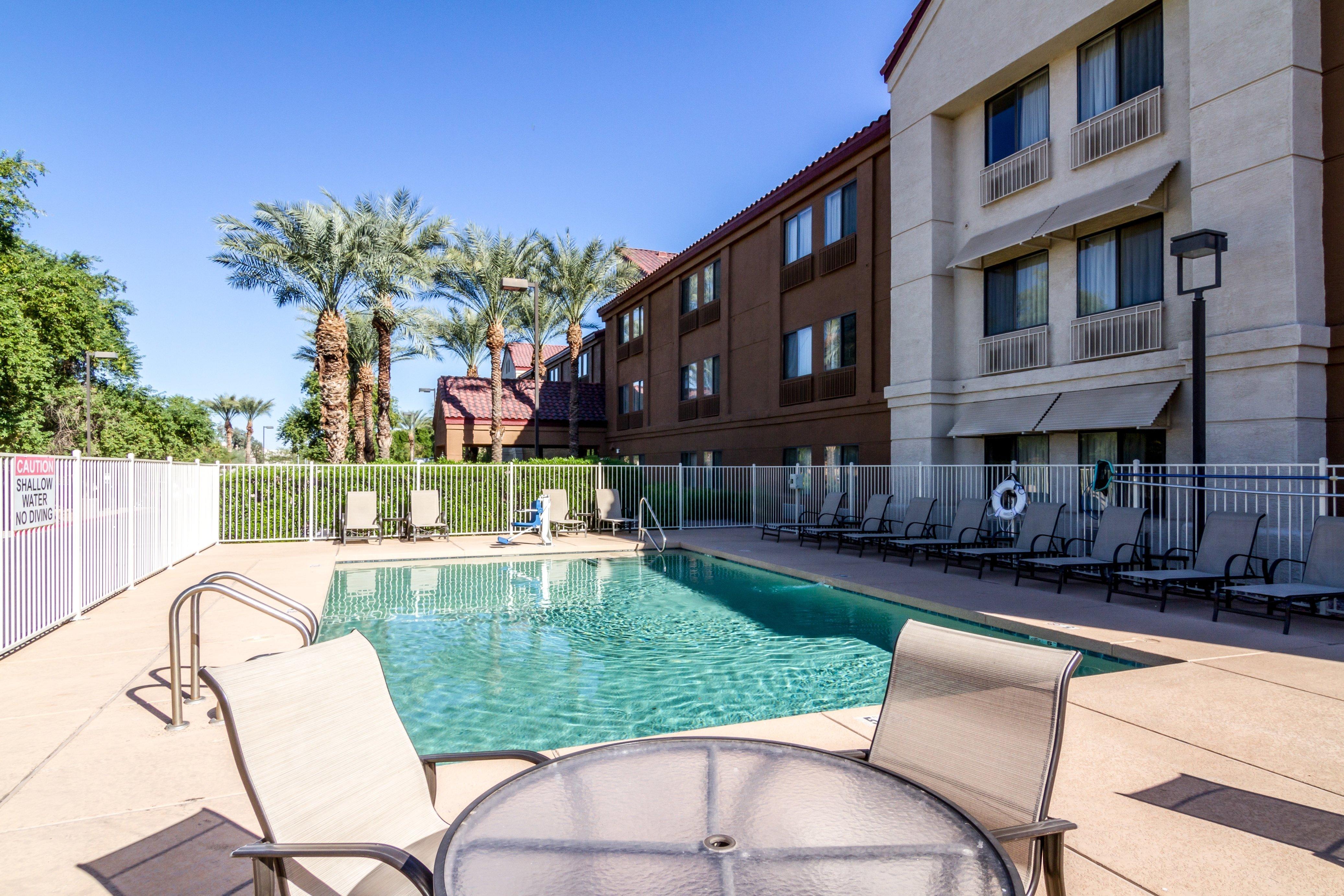 Hotel Red Roof Plus+ - Phoenix Airport