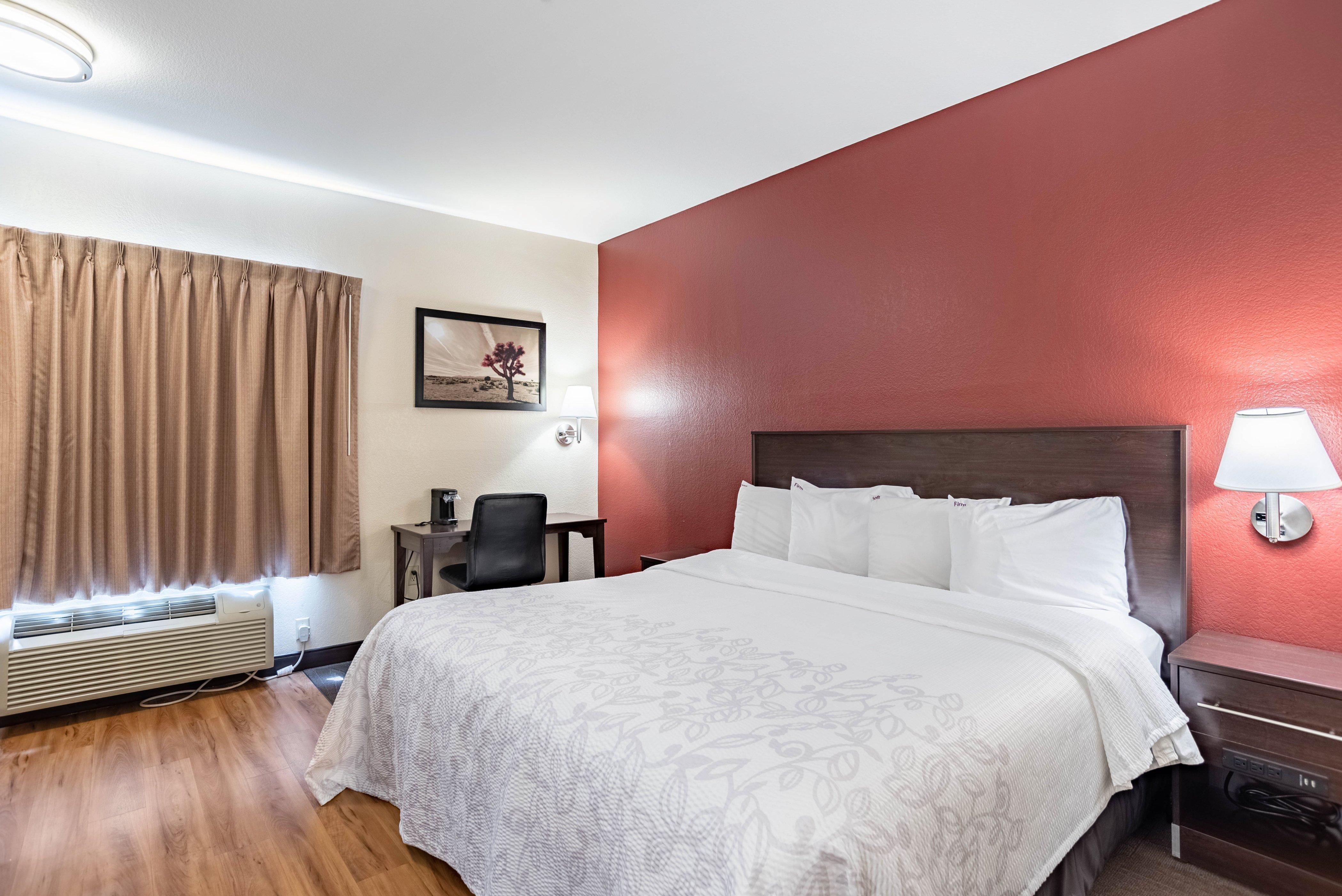 Red Roof Plus+ - Phoenix Airport 3* Tempe